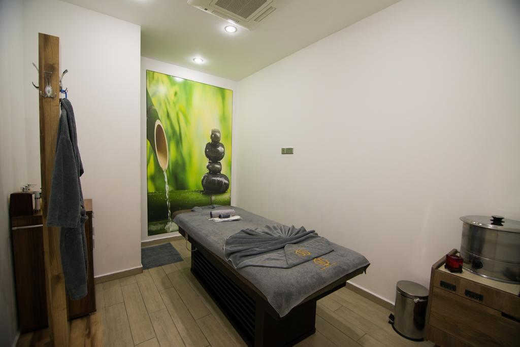 קיירניה Aquamarine Luxury Residence מראה חיצוני תמונה