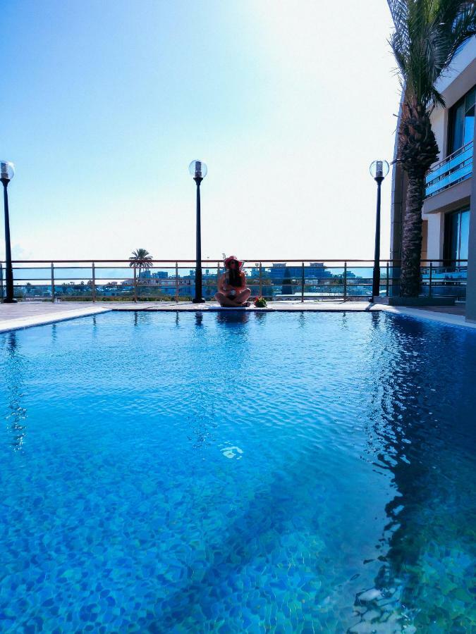 קיירניה Aquamarine Luxury Residence מראה חיצוני תמונה