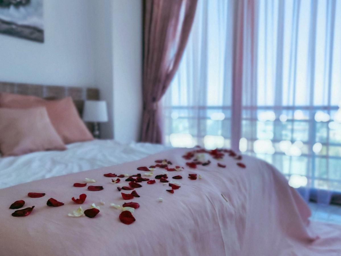 קיירניה Aquamarine Luxury Residence מראה חיצוני תמונה