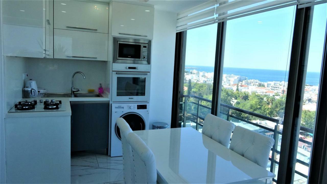 קיירניה Aquamarine Luxury Residence מראה חיצוני תמונה