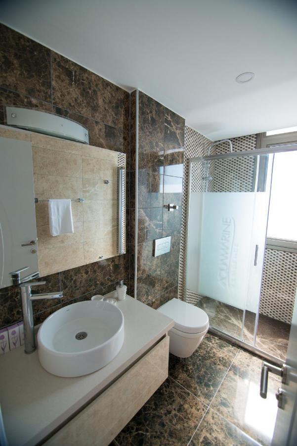 קיירניה Aquamarine Luxury Residence מראה חיצוני תמונה